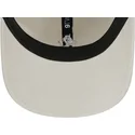 shapka-izvita-bezhov-reguliruema-lenta-con-logo-9twenty-mini-logo-na-new-york-yankees-mlb-ot-new-era