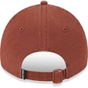 verstellbare-braune-kappe-mit-gebogenem-schirm-und-braunem-logo-9twenty-mini-logo-der-new-york-yankees-mlb-von-new-era