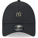 gorra-curva-negra-ajustable-9forty-pin-de-new-york-yankees-mlb-de-new-era