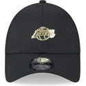 schwarze-verstellbare-curved-cap-9forty-pin-der-los-angeles-lakers-nba-von-new-era