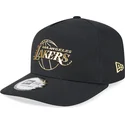 shapka-izvita-cherna-snapbek-a-frame-foil-pack-na-los-angeles-lakers-nba-ot-new-era