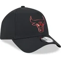 shapka-izvita-cherna-snapbek-a-frame-foil-pack-na-chicago-bulls-nba-ot-new-era