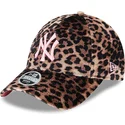 casquette-courbee-leopard-ajustable-avec-logo-rose-pour-femme-9forty-velour-new-york-yankees-mlb-new-era