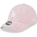 shapka-izvita-roza-reguliruem-9forty-houndstooth-na-los-angeles-dodgers-mlb-ot-new-era