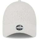 shapka-izvita-bezhov-reguliruem-9forty-hypertexture-na-new-york-yankees-mlb-ot-new-era