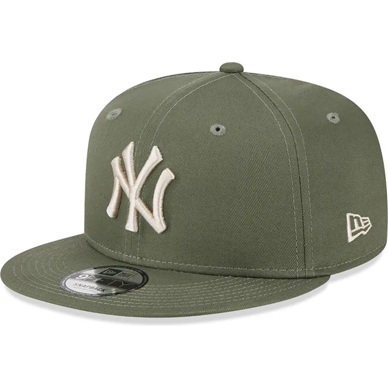 shapka-ploska-zelena-snapbek-9fifty-league-essential-na-new-york-yankees-mlb-ot-new-era