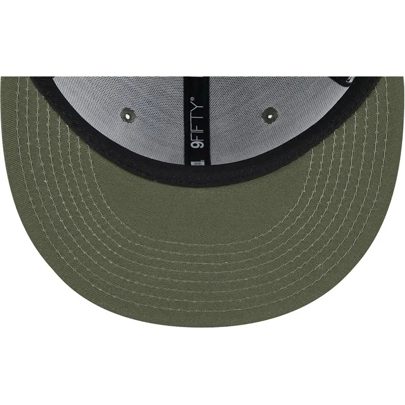 shapka-ploska-zelena-snapbek-9fifty-league-essential-na-new-york-yankees-mlb-ot-new-era