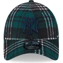 casquette-courbee-verte-ajustable-avec-logo-bleu-9forty-check-new-york-yankees-mlb-new-era