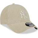 shapka-izvita-bezhov-reguliruema-9forty-wide-cord-na-new-york-yankees-mlb-ot-new-era