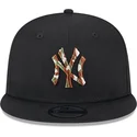 shapka-ploska-cherna-snapbek-9fifty-seasonal-infill-na-new-york-yankees-mlb-ot-new-era