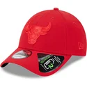 verstellbare-rote-curved-cap-mit-rotem-logo-9forty-repreve-outline-der-chicago-bulls-nba-von-new-era