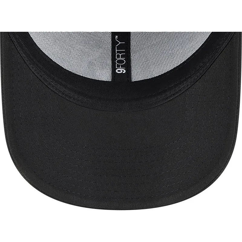 schwarze-verstellbare-curved-cap-mit-schwarzem-logo-9forty-repreve-outline-der-new-york-yankees-mlb-von-new-era