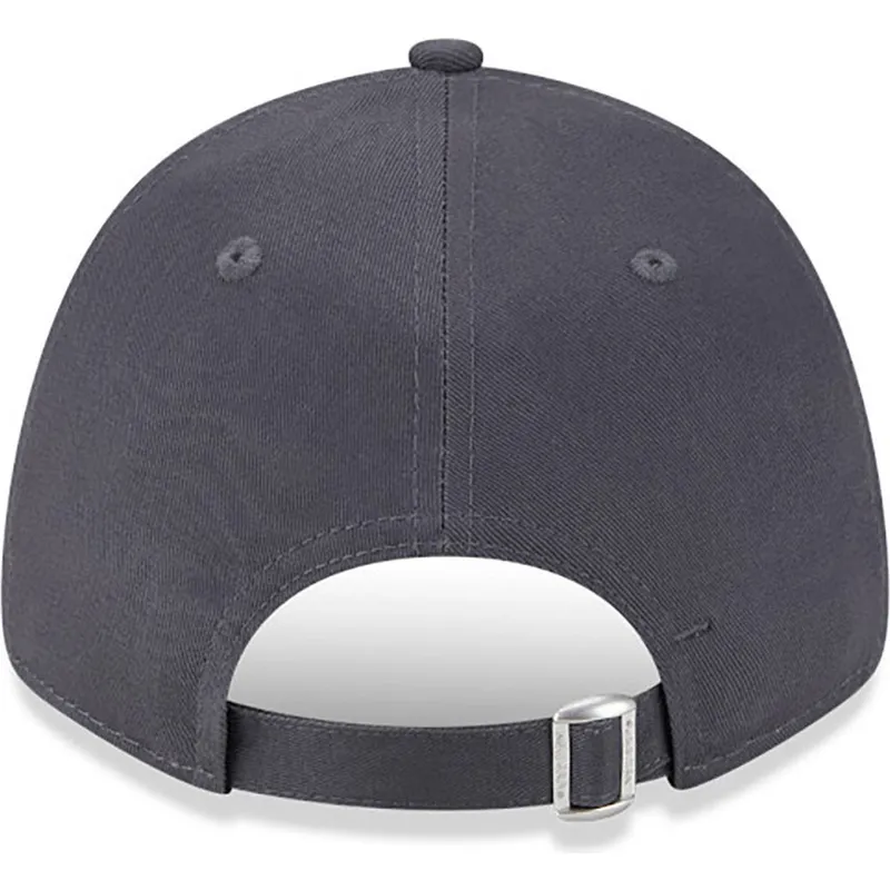 shapka-izvita-siv-reguliruem-9forty-metallic-na-new-york-yankees-mlb-ot-new-era
