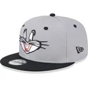 shapka-ploska-siv-snapbek-9fifty-na-bugs-bunny-looney-tunes-ot-new-era