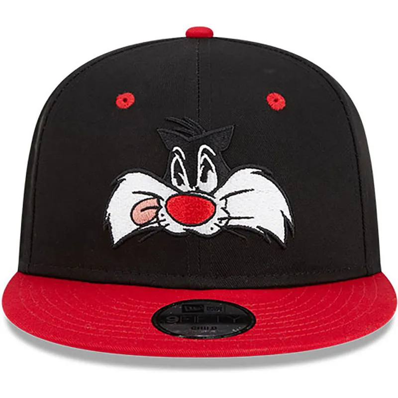 shapka-ploska-cherna-snapbek-9fifty-na-silvestre-looney-tunes-ot-new-era