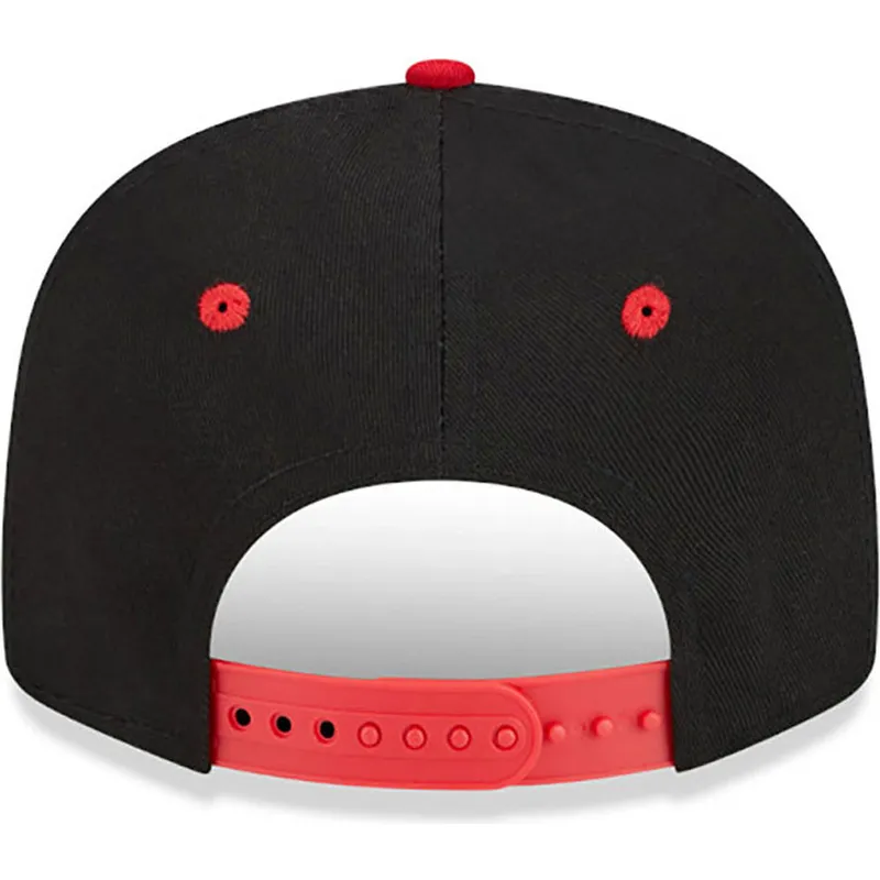 shapka-ploska-cherna-snapbek-9fifty-na-silvestre-looney-tunes-ot-new-era