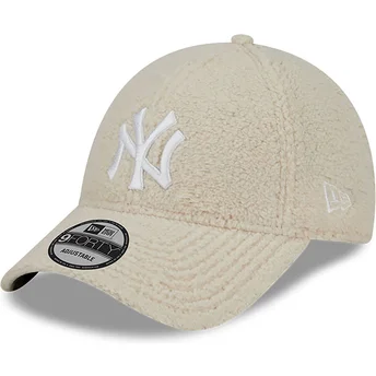 shapka-izvita-bezhov-reguliruem-9forty-teddy-na-new-york-yankees-mlb-ot-new-era