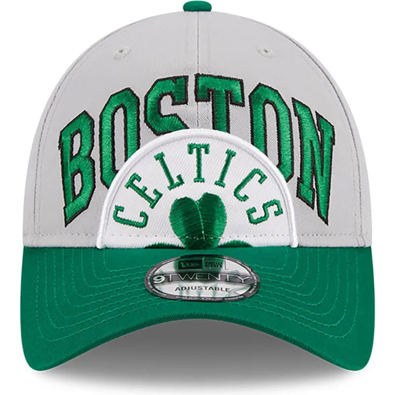 graue-und-grune-verstellbare-curved-cap-9twenty-tip-off-2023-der-boston-celtics-nba-von-new-era