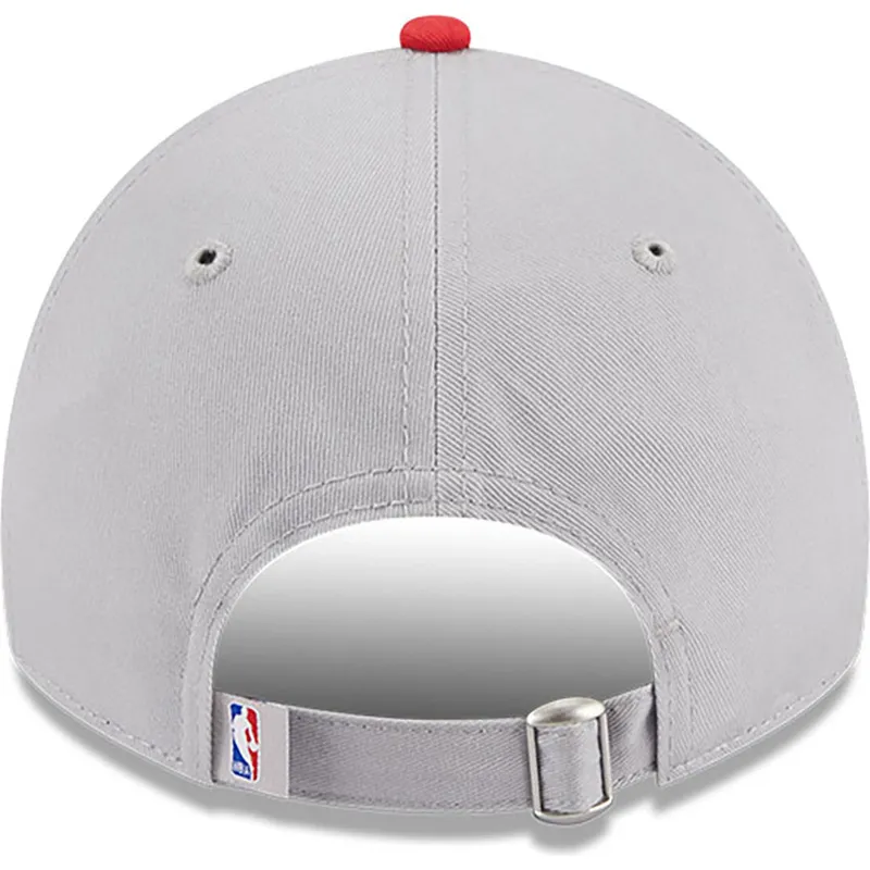 shapka-izvita-siv-reguliruem-9twenty-tip-off-2023-na-chicago-bulls-nba-ot-new-era
