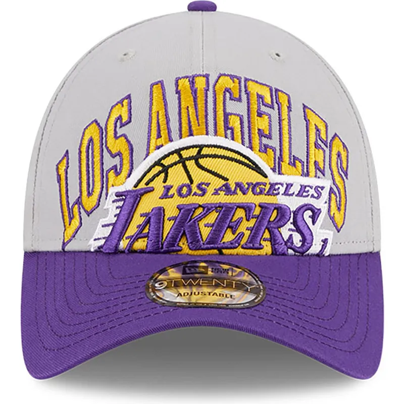 new-era-izvita-kozirka-9twenty-tip-off-2023-los-angeles-lakers-nba-siva-i-lilava-reguliruema-shapka