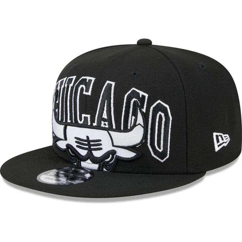 shapka-ploska-cherna-snapbek-9fifty-tip-off-2023-na-chicago-bulls-nba-ot-new-era