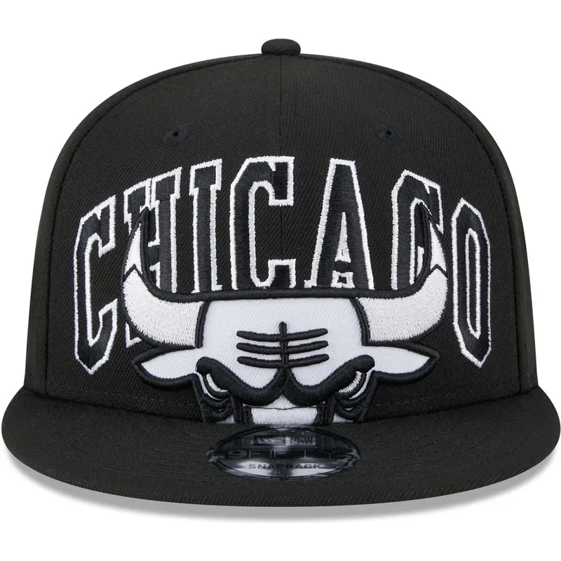 shapka-ploska-cherna-snapbek-9fifty-tip-off-2023-na-chicago-bulls-nba-ot-new-era