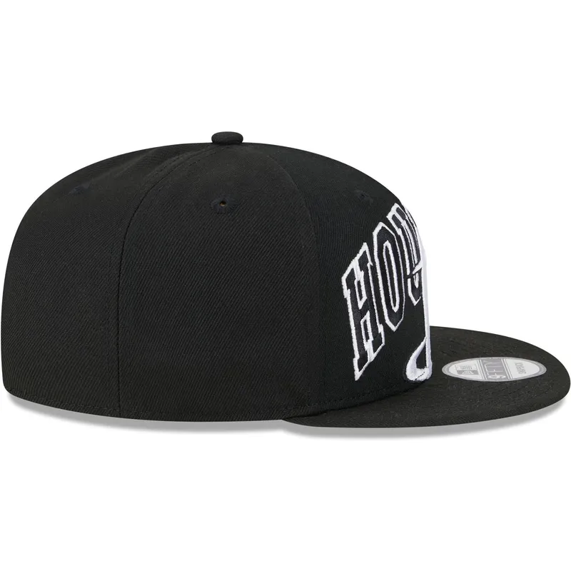 shapka-ploska-cherna-snapbek-9fifty-tip-off-2023-na-houston-rockets-nba-ot-new-era