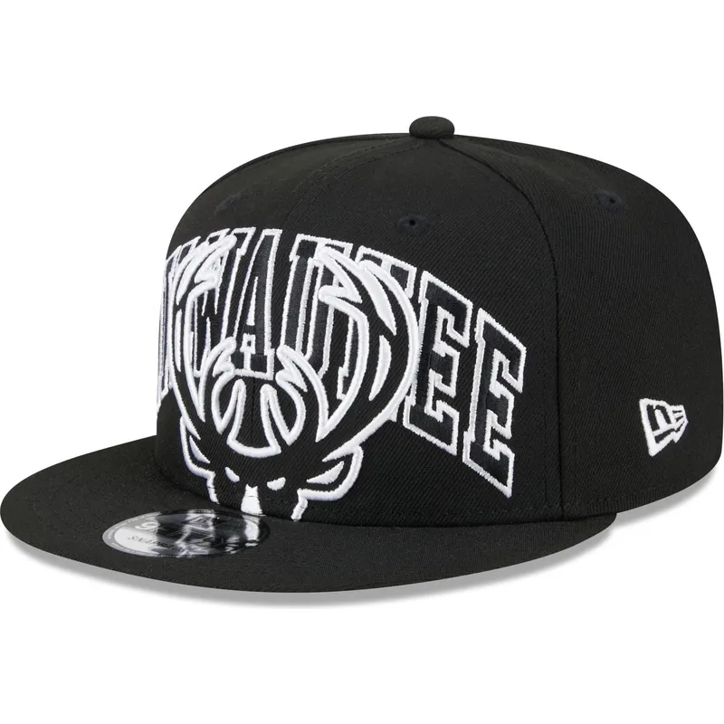 shapka-ploska-cherna-snapbek-9fifty-tip-off-2023-na-milwaukee-bucks-nba-ot-new-era