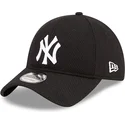 schwarze-verstellbare-9twenty-herringbone-curved-cap-der-new-york-yankees-mlb-von-new-era