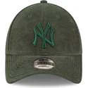shapka-izvita-zelena-reguliruem-9forty-towelling-na-new-york-yankees-mlb-ot-new-era