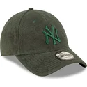 verstellbare-grune-gebogene-kappe-mit-grunem-logo-9forty-towelling-der-new-york-yankees-mlb-von-new-era