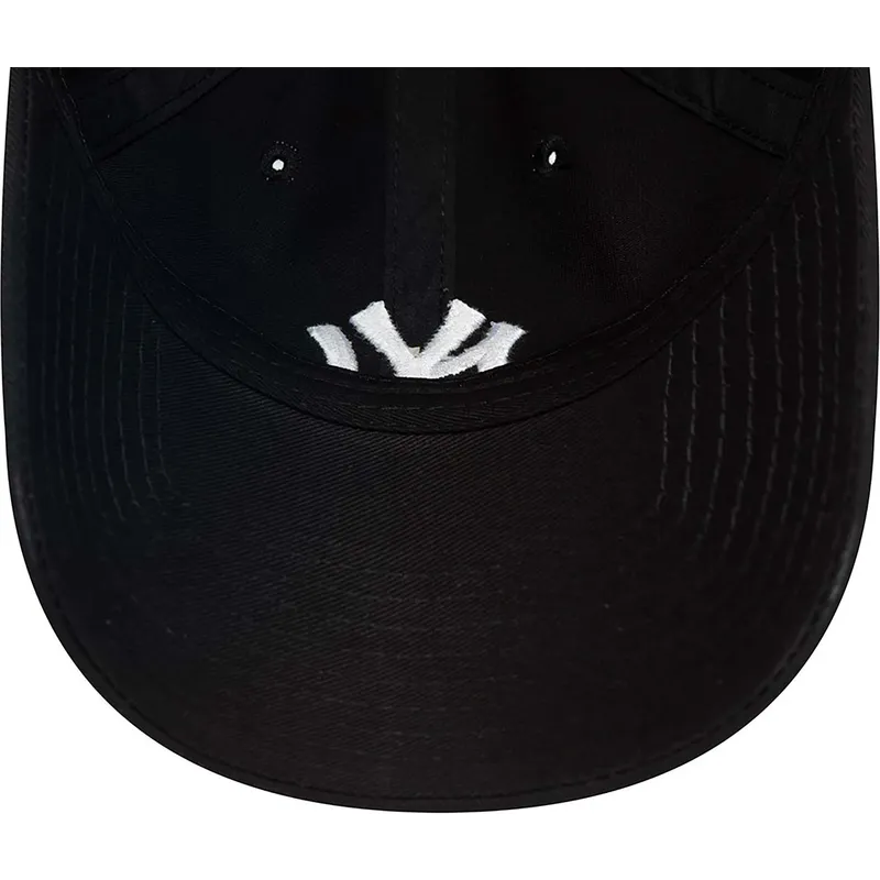shapka-izvita-cherna-reguliruema-9twenty-league-essential-na-new-york-yankees-mlb-ot-new-era