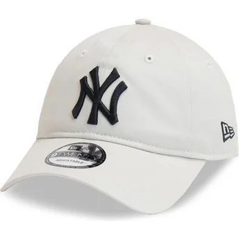 Шапка извита бежов регулируем 9TWENTY League Essential на New York Yankees MLB от New Era