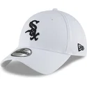 hvid-justerbar-kurvet-kasket-med-sort-logo-9twenty-core-classic-fra-chicago-white-sox-mlb-fra-new-era