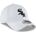 hvid-justerbar-kurvet-kasket-med-sort-logo-9twenty-core-classic-fra-chicago-white-sox-mlb-fra-new-era