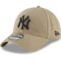 shapka-izvita-kafyav-adjustable-strap-claro-con-logo-marino-9twenty-core-classic-na-new-york-yankees-mlb-ot-new-era