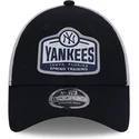 shapka-izvita-traker-tmnosin-snapbek-9forty-stretch-snap-tab-na-new-york-yankees-mlb-ot-new-era