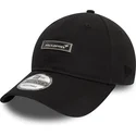 schwarze-verstellbare-9twenty-kappe-mit-gebogenem-schirm-und-pin-abzeichen-von-mclaren-racing-formula-1-von-new-era