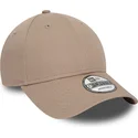 verstellbare-9forty-essential-kappe-in-hellbraun-von-new-era