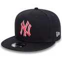 shapka-ploska-tmnosin-snapbek-9fifty-outline-na-new-york-yankees-mlb-ot-new-era