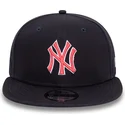 shapka-ploska-tmnosin-snapbek-9fifty-outline-na-new-york-yankees-mlb-ot-new-era