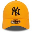 shapka-izvita-oranzhev-reguliruem-9forty-league-essential-na-new-york-yankees-mlb-ot-new-era