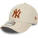 shapka-izvita-bezhov-reguliruem-9forty-league-essential-na-new-york-yankees-mlb-ot-new-era