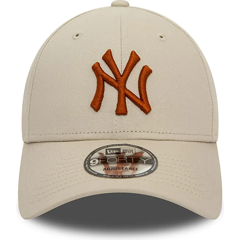 shapka-izvita-bezhov-reguliruem-9forty-league-essential-na-new-york-yankees-mlb-ot-new-era
