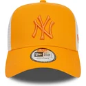 shapka-izvita-traker-oranzhev-snapbek-a-frame-league-essential-na-new-york-yankees-mlb-ot-new-era