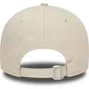 verstellbare-beige-kappe-mit-gebogenem-schirm-und-schwarzem-logo-9twenty-league-essential-der-los-angeles-dodgers-mlb-von-new-er