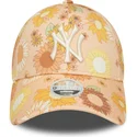 shapka-izvita-oranzhev-reguliruem-9forty-floral-all-over-print-na-new-york-yankees-mlb-ot-new-era