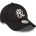 shapka-izvita-cherna-reguliruem-9forty-flower-na-new-york-yankees-mlb-ot-new-era