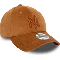 shapka-izvita-kafyav-reguliruem-9forty-cord-na-new-york-yankees-mlb-ot-new-era