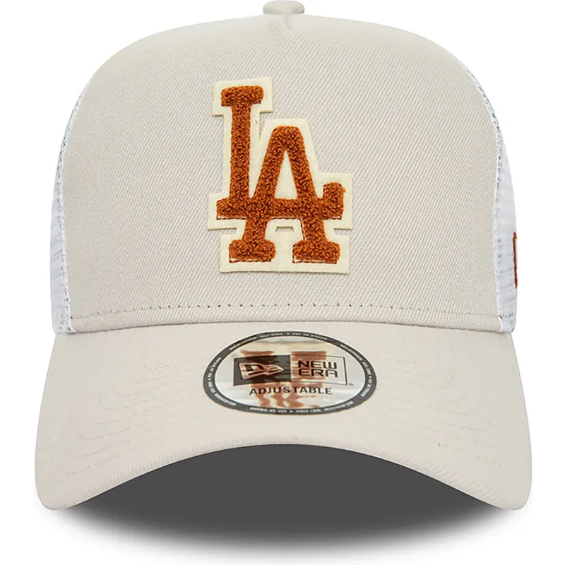 shapka-izvita-traker-bezhov-snapbek-a-frame-boucle-na-los-angeles-dodgers-mlb-ot-new-era